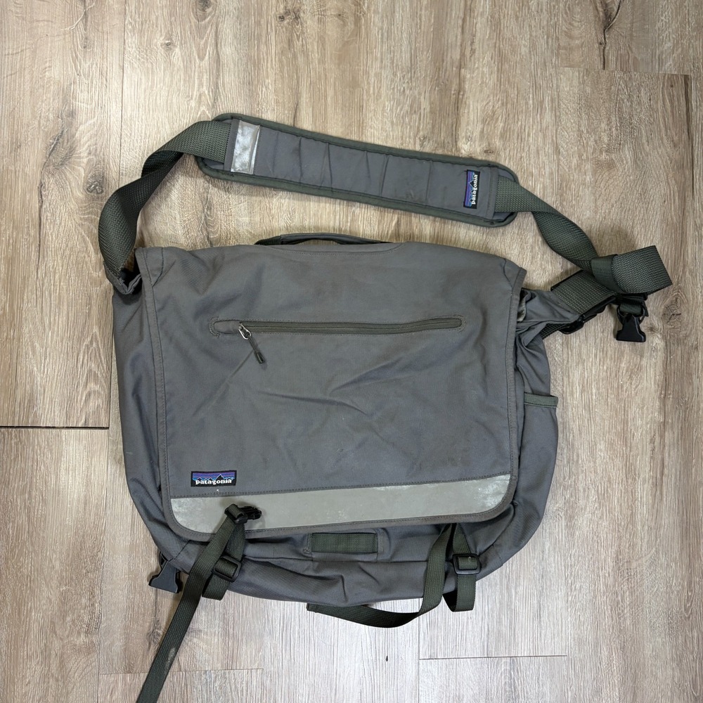 Patagonia Half Mass Messenger Bag Gray Reflective Laptop Shoulder